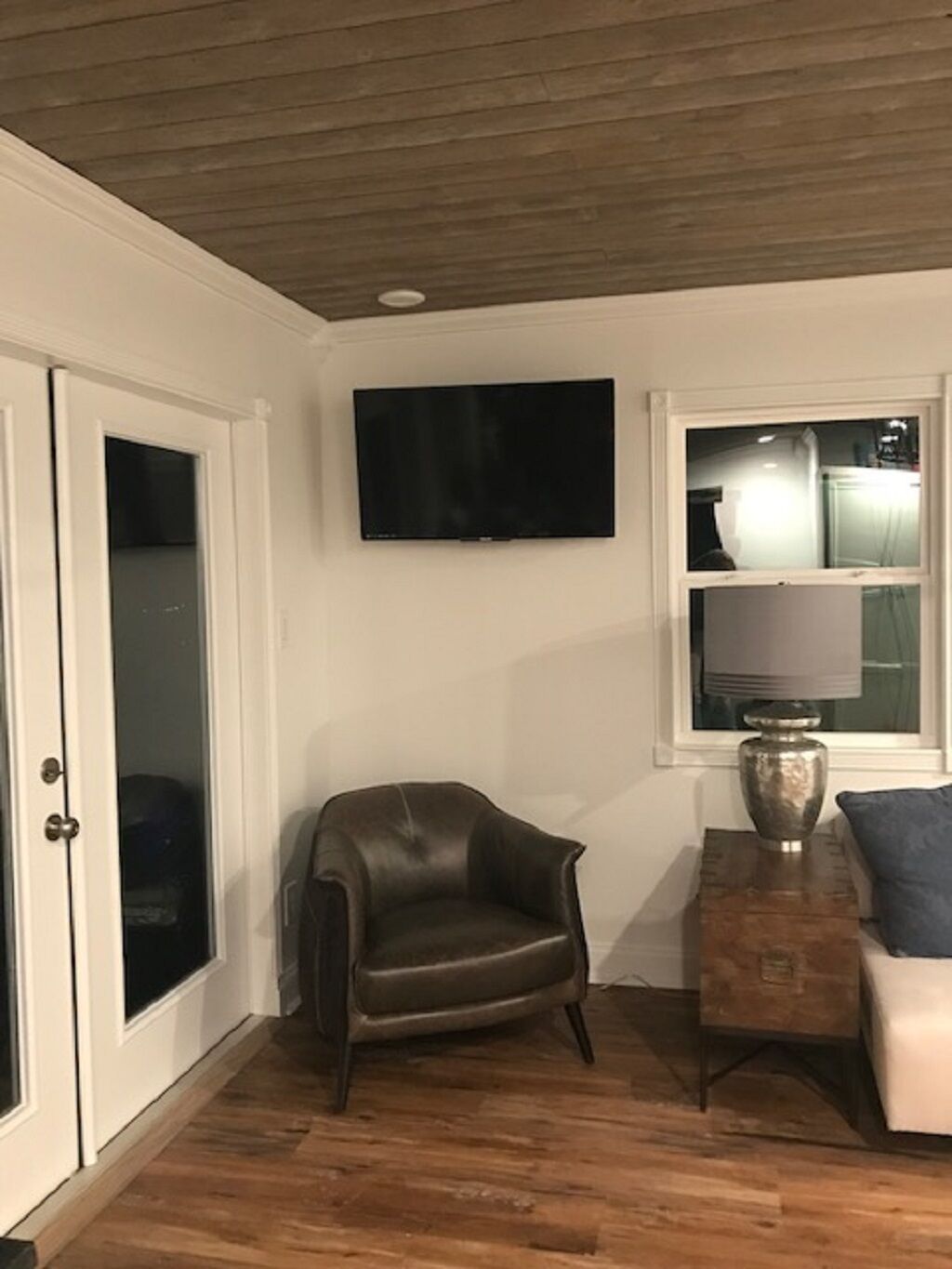 HOTLIPS AT COLLINWOOD upstairs Price is on the website  Down stairs $125 extra