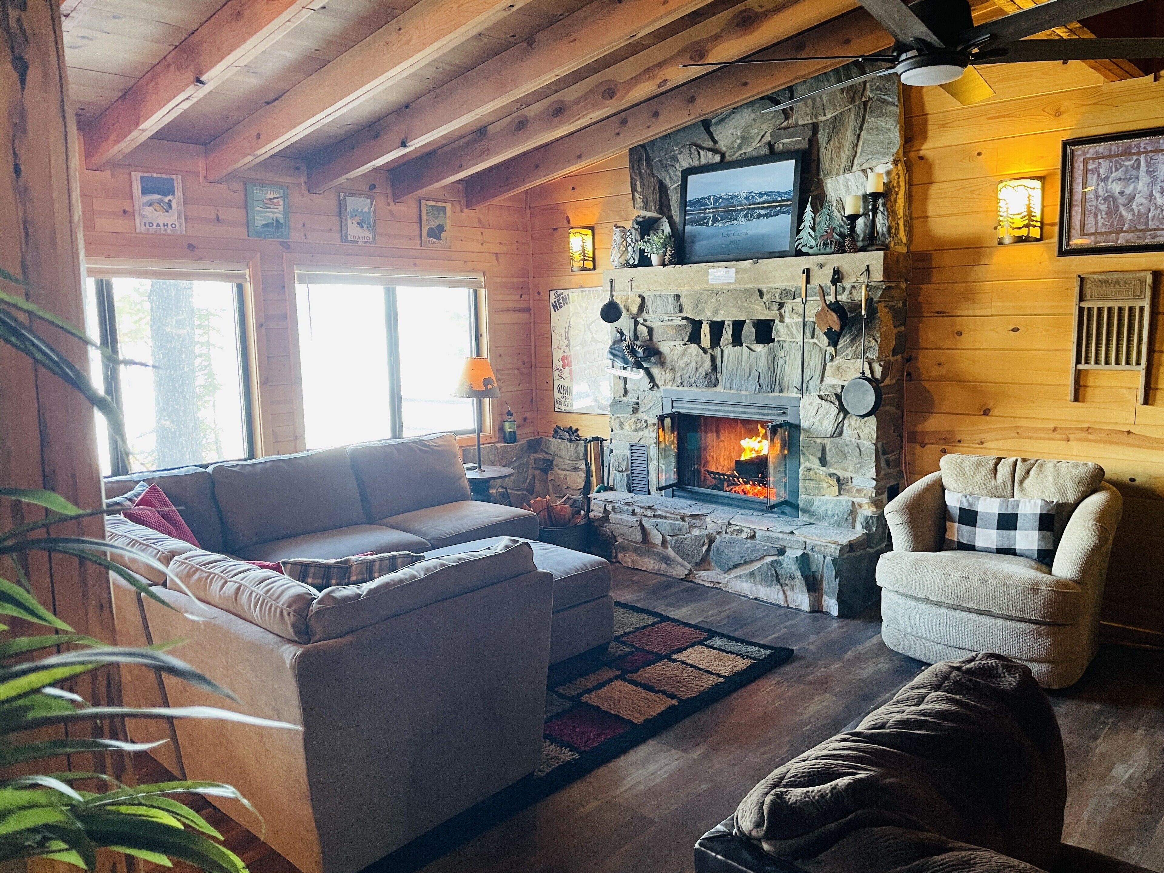 Perfect lakeside getaway, sandy beach-great for families and friends!