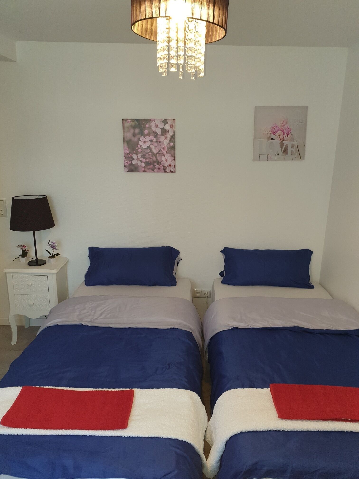 1 chambre, fer et planche à repasser, Wi-Fi, draps fournis