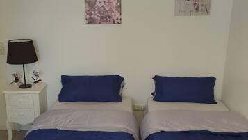 1 chambre, fer et planche Ă repasser, Wi-Fi, draps fournis