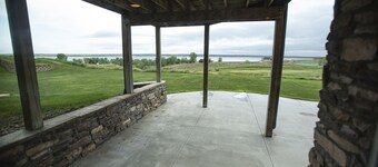 Lake Mac House on Bayside Golf Club's 18th Hole