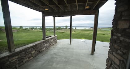 Lake Mac House on Bayside Golf Club's 18th Hole