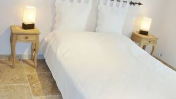 2 chambres, fer et planche Ă repasser, Wi-Fi, draps fournis