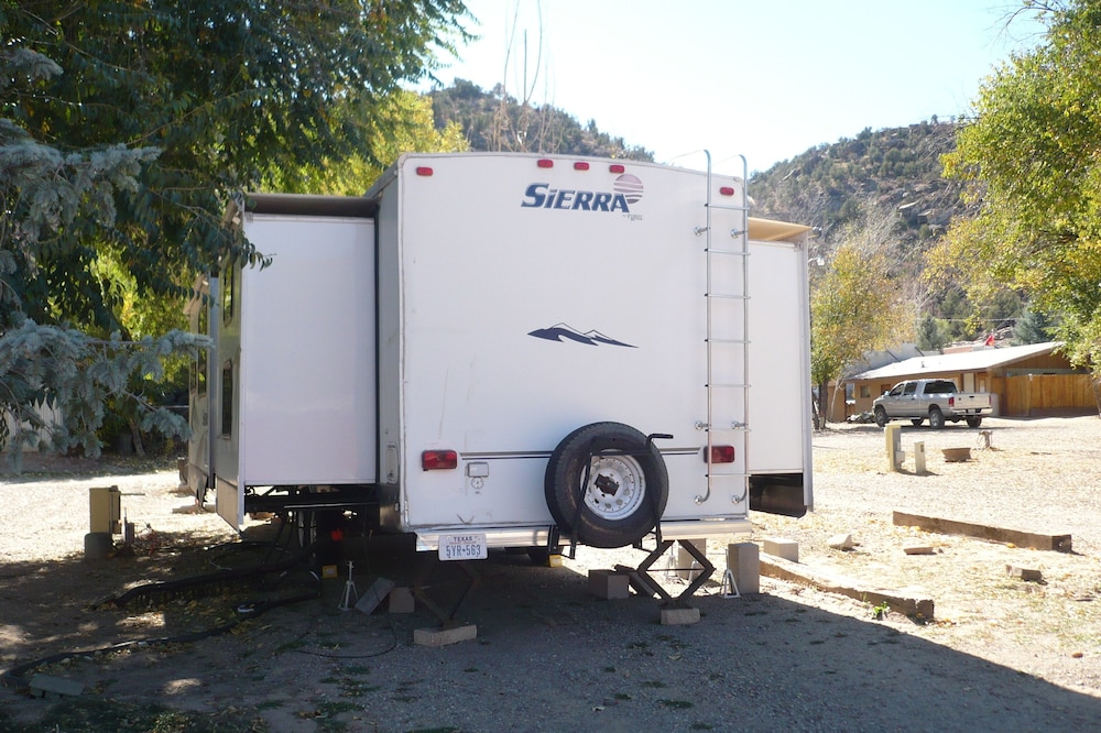 2007 Forest River Sierra 35ft Travel Trailer