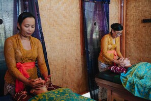 Body treatments, aromatherapy, massages