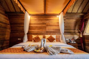 デラックス ダブルまたはツインルーム | セーフティボックス (室内)、デスク、WiFi (無料)、ベッドシーツ