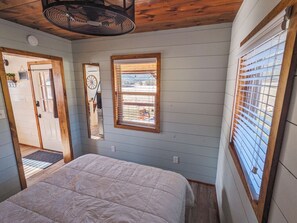 1 quarto, berço de viagem, Wi-Fi, roupa de cama