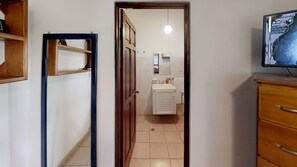 Shower, hair dryer, bidet - Rio Copey 2 townhouse near the beach in Jaco (Jaco)