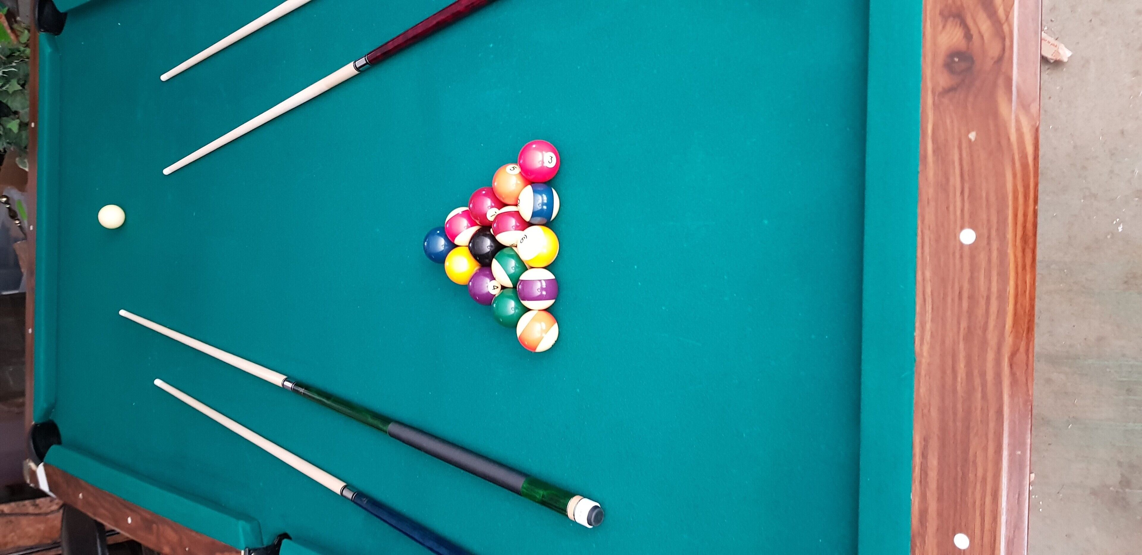 5' x 9' Professional pool table with 1.5" slate