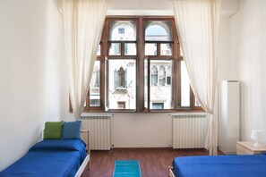 3 habitaciones, tabla de planchar con plancha y wifi gratis 