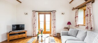 Barley Moo - Two Bedroom Cottage, Sleeps 4