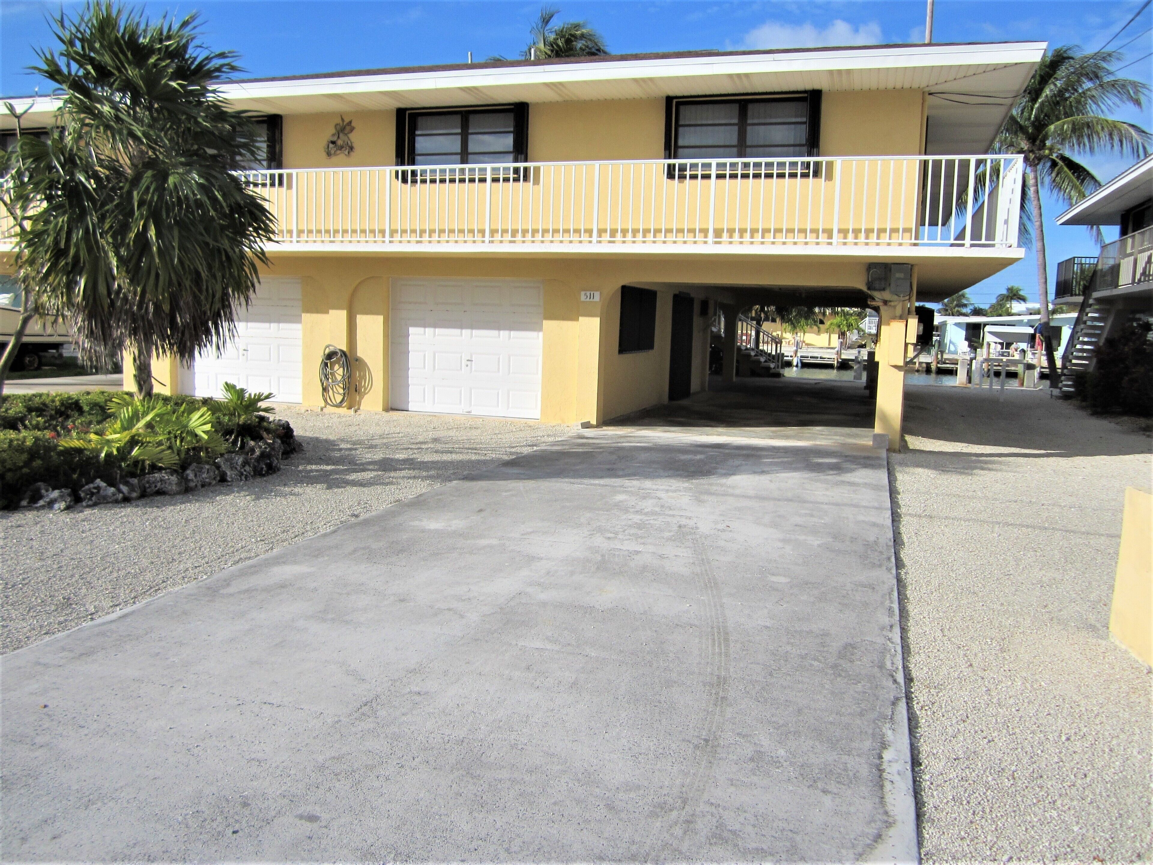 Spacious & Breezy 2 - Canal, Dock, Pool Club included. Rent Both Sides!