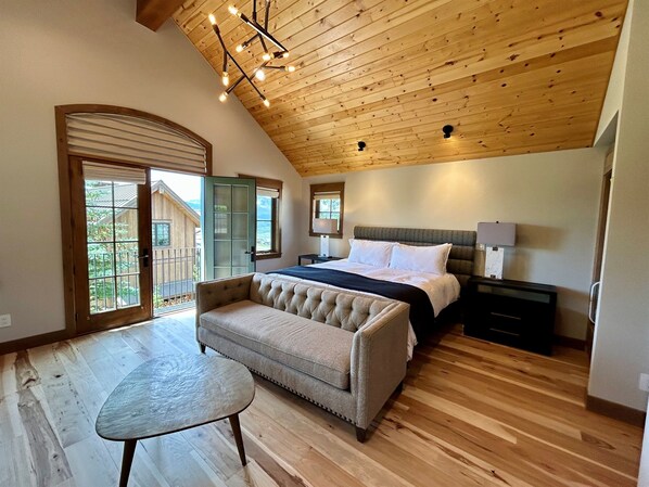 6 bedrooms, iron/ironing board, travel crib, free WiFi