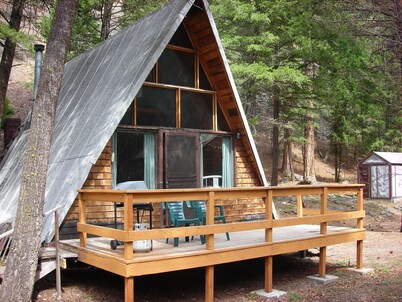 Secluded A-Frame cabin 30 min. from downtowm Missoula