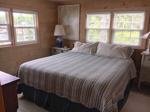 1 bedroom, iron/ironing board, free WiFi, bed sheets - Honeymoon Cottage (pet-friendly) (Cushing)