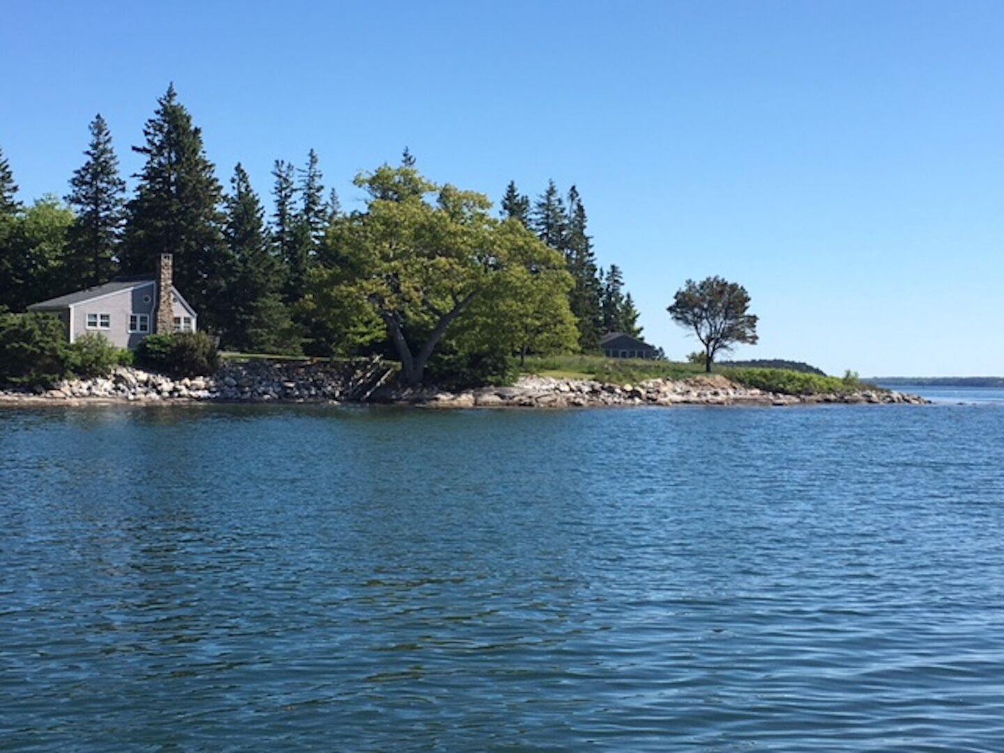 Honeymoon Cottage (pet-friendly)