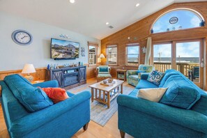 Smart TV, fireplace, DVD player, books