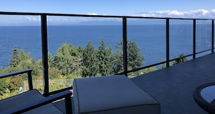 Suite panorámica de lujo con vista al mar y vista grande
