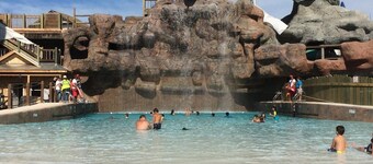 PREMIER HOST LISTING - 2 BR Private Cottage, On Site Pool, One Block to Beach !