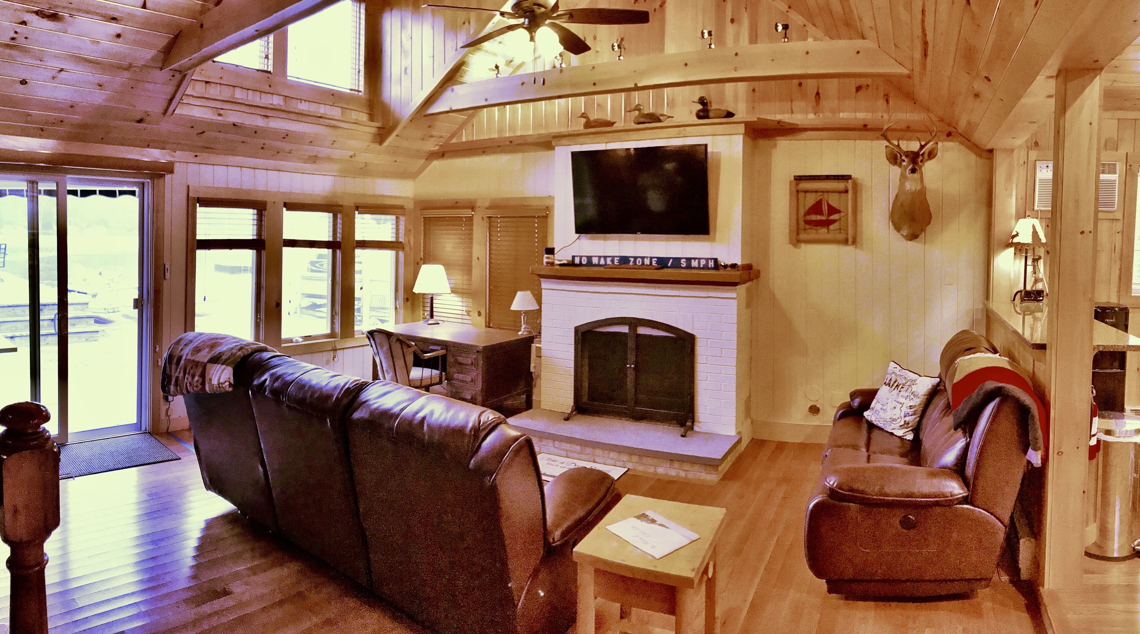 CULVER LAKE - LAKEFRONT ESCAPE