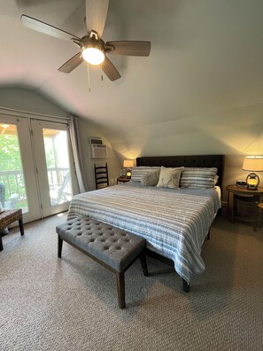 3 chambres, bureau, fer et planche à repasser, lit parapluie