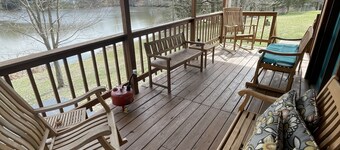 KENTUCKY BOURBON TRAIL LAKEHOUSE MIT DOCK