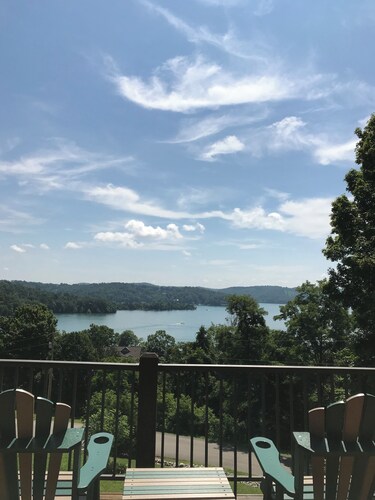NORRIS LAKE FRONT RENTALS: SHANGHAI LAKE VIEW PARADISE WITH DOCK SLIPS & VIEWS