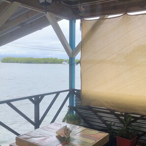 Outdoor dining - Oceanfront and Convenient Location (bocas del toro)