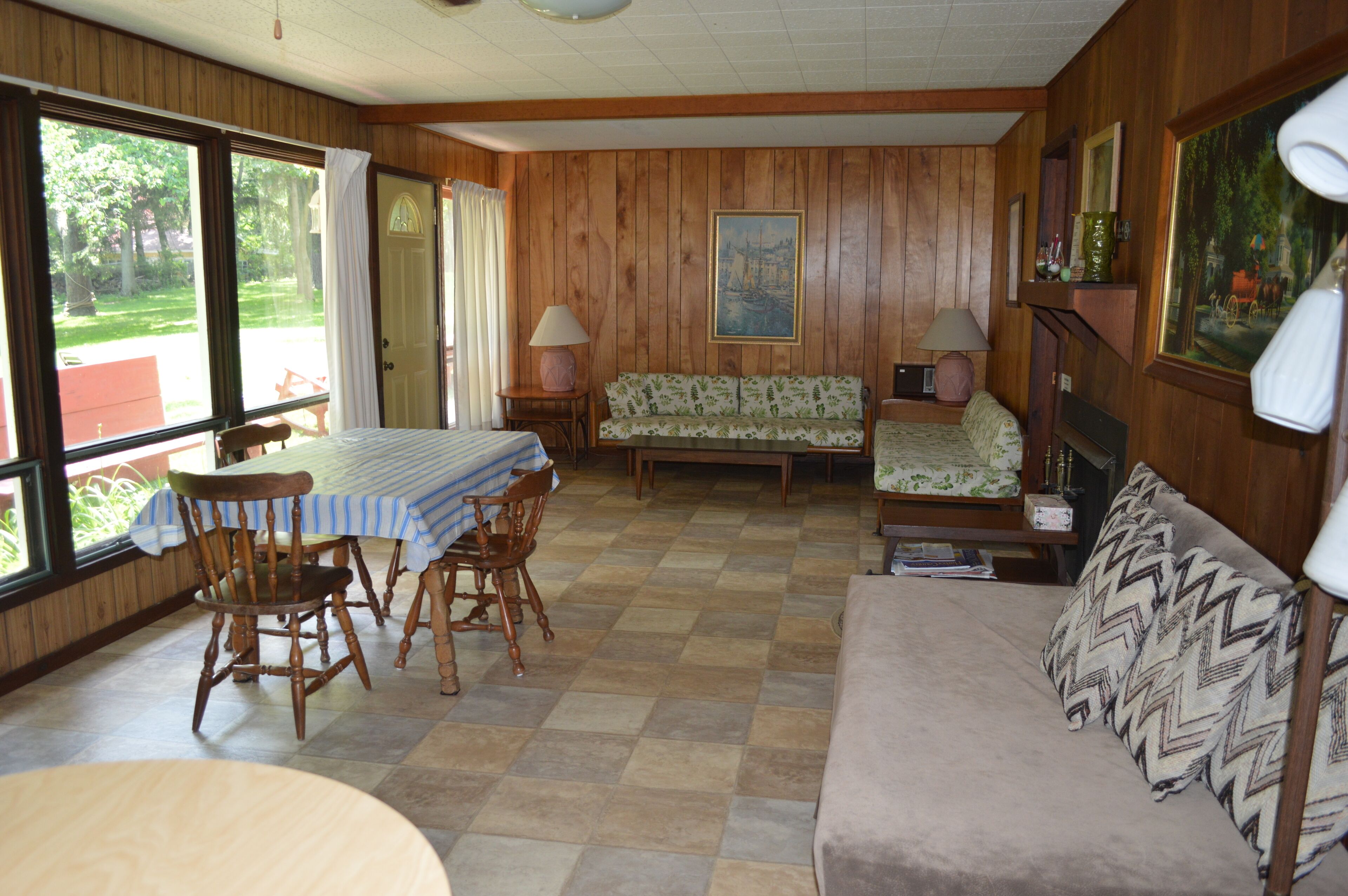 **SPRING DISCOUNT!** (See description) Two Bedroom Cottage with Private Beach!