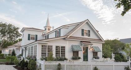 Designer 3 Bedroom 3.5 Bathroom Luxury Home In Cape Porpoise!