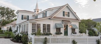 Designer 3 Bed 3.5 Bath Luxury Home In charming Cape Porpoise near Harbor!
