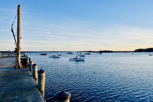 Designer 3 Bedroom 3.5 Bathroom Luxury Home In charming Cape Porpoise!