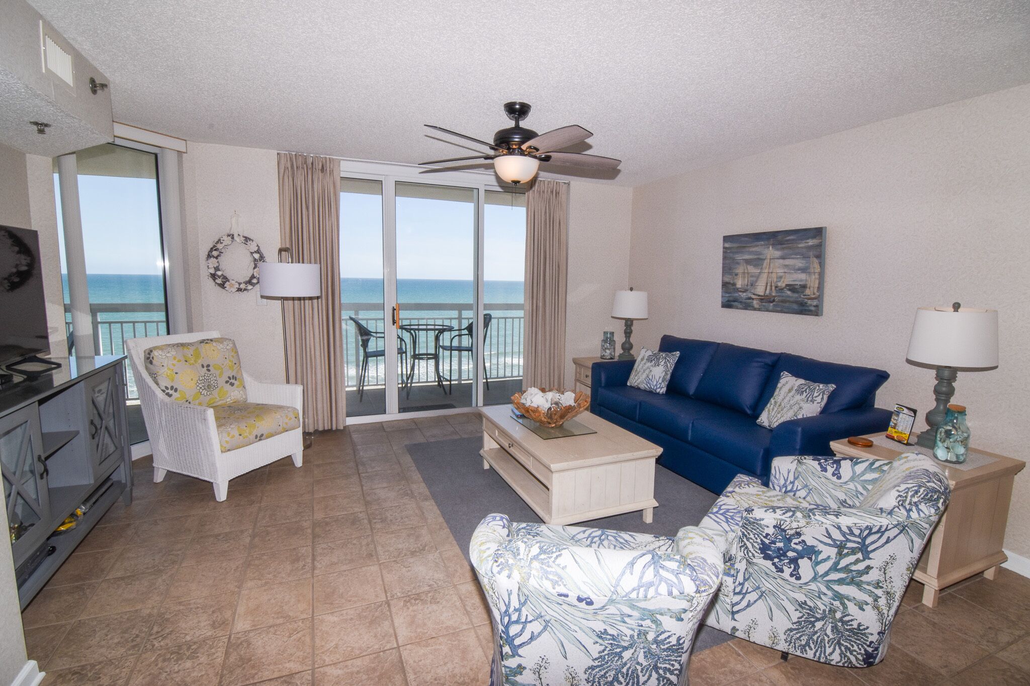 FAMILY FUN! Oceanfront 2 Bedroom 2 bath condo Sleeps 8 Great amenities/location!