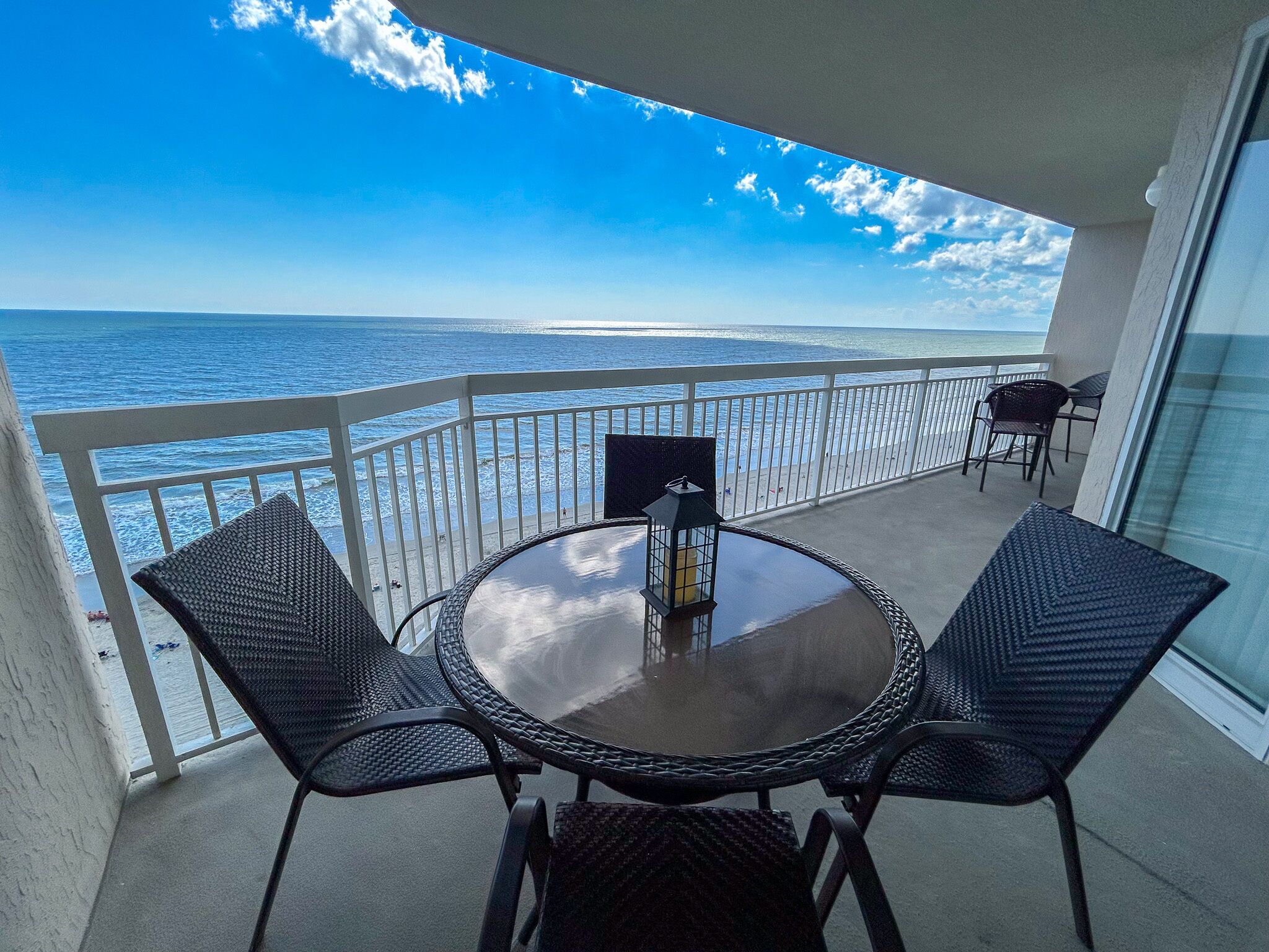 FAMILY FUN! Oceanfront 2 Bedroom 2 bath condo Sleeps 8 Great amenities/location!