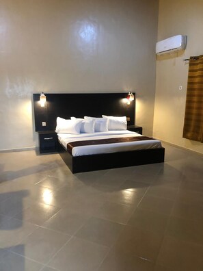 1 bedroom, premium bedding, minibar, desk - Posh Apartments Bussiness Hotel (Lagos)