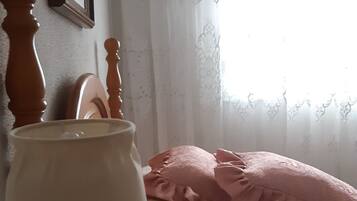 4 chambres, fer et planche Ă repasser, draps fournis