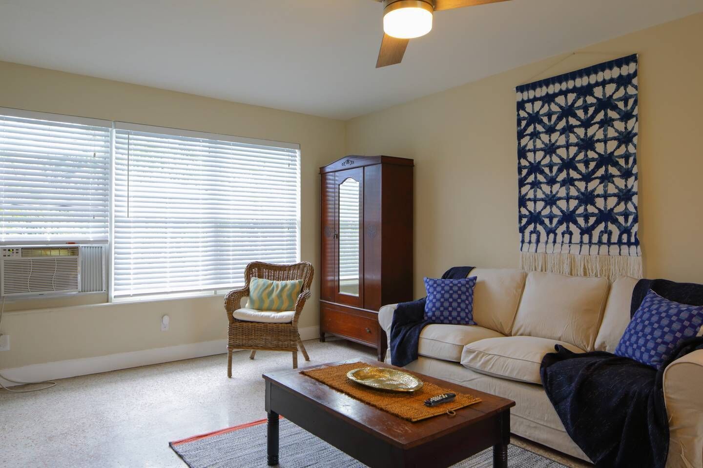 The Bush House - Premium Country Living for 4 - 2BR 1BA