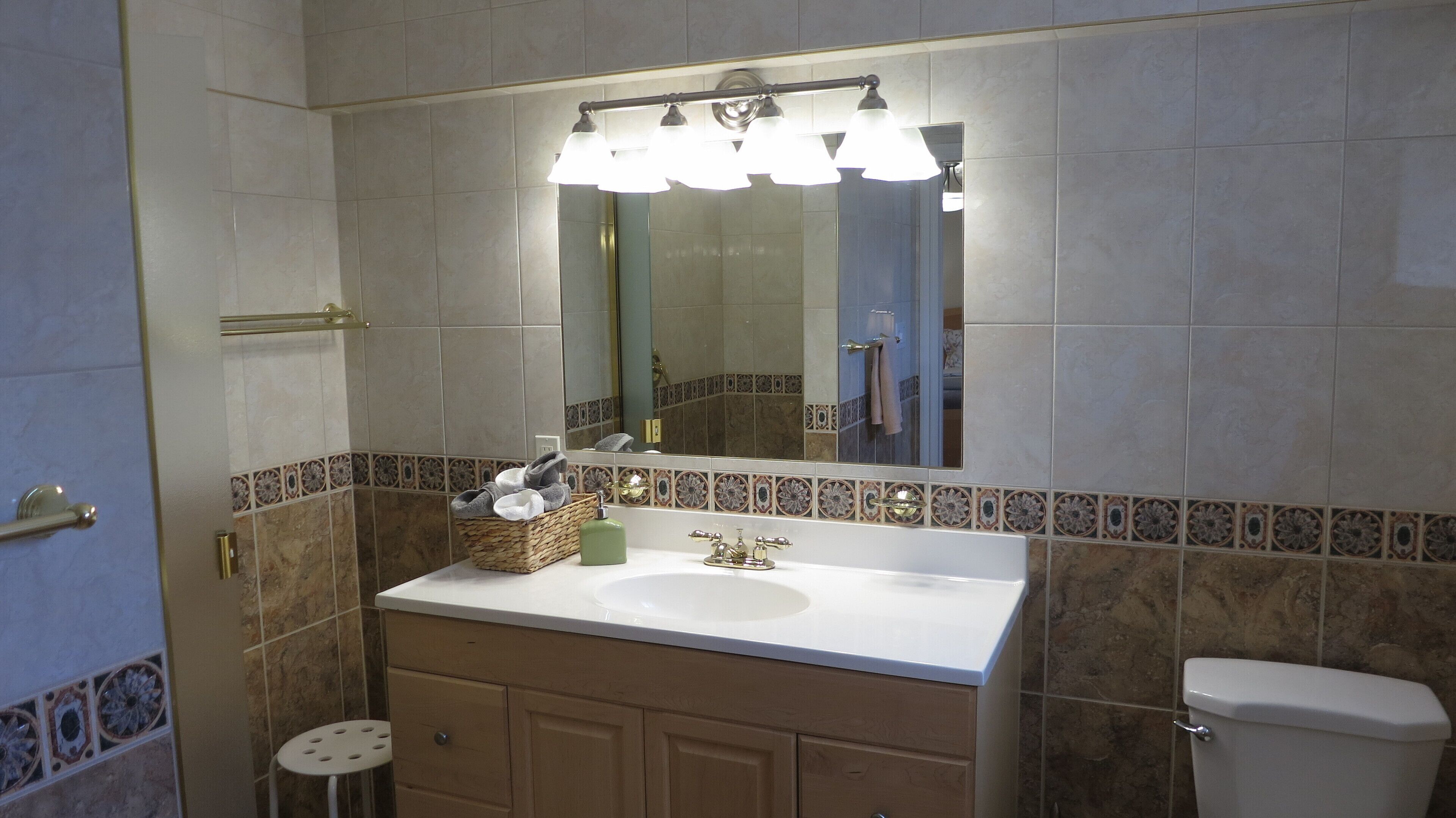 Luxury 1 Bedroom Suite, Private Garden mountain view. Very quiet.