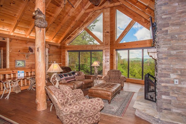 TV, fireplace - GrandBluffLodge: MtnViews, Theater, Games, HotTub, Wifi, FirePit, Yard, Resort Pool (Sevierville)