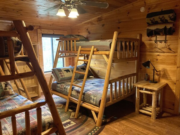 5 chambres, fer et planche à repasser, Wi-Fi gratuit, draps fournis