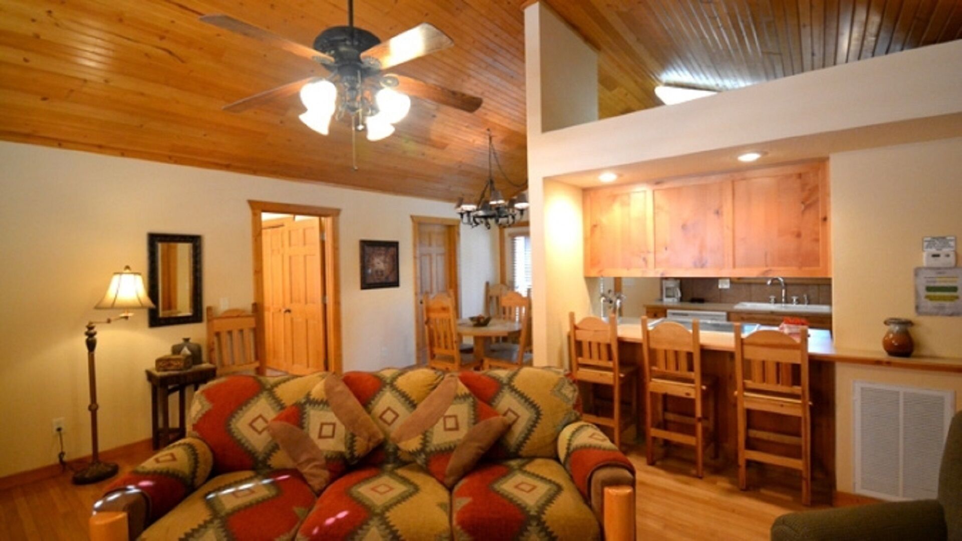 2Br Cabin 93, Pets, Pool, Fishing, Playground, Near Silver Dollar