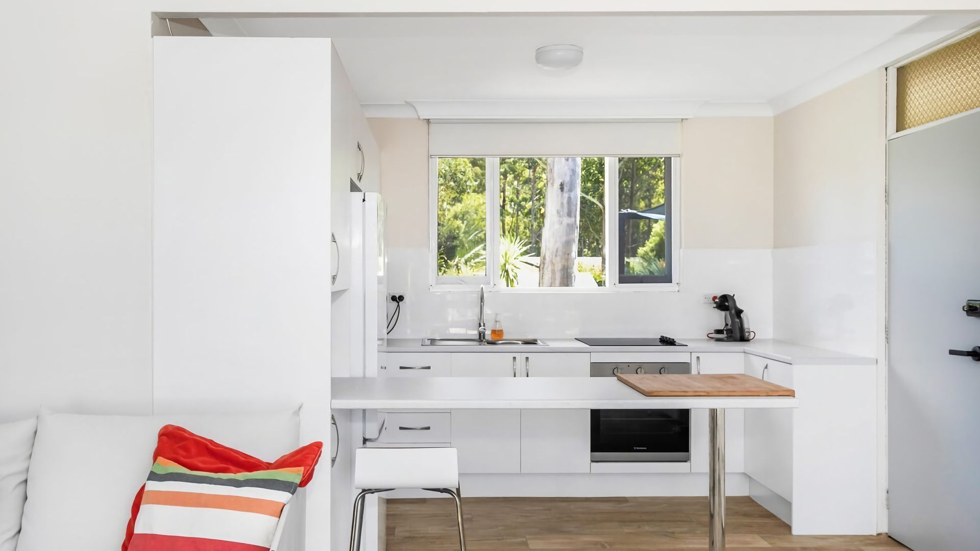 冰箱、微波炉、烤箱、炉灶