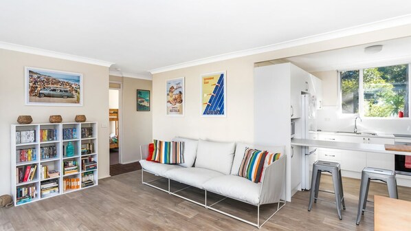 Smart TV, DVD player, books