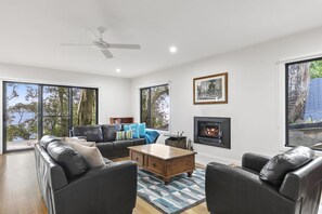 Living area - Alto Vista (Lorne)