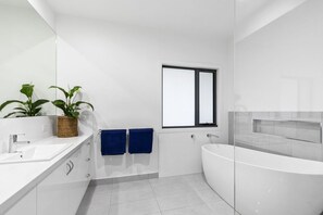 Bathroom - Alto Vista (Lorne)