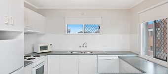 Legacy 4 - Affordable Beachfront Living in Bilinga (North Kirra) - Min. 3 Night Stays!
