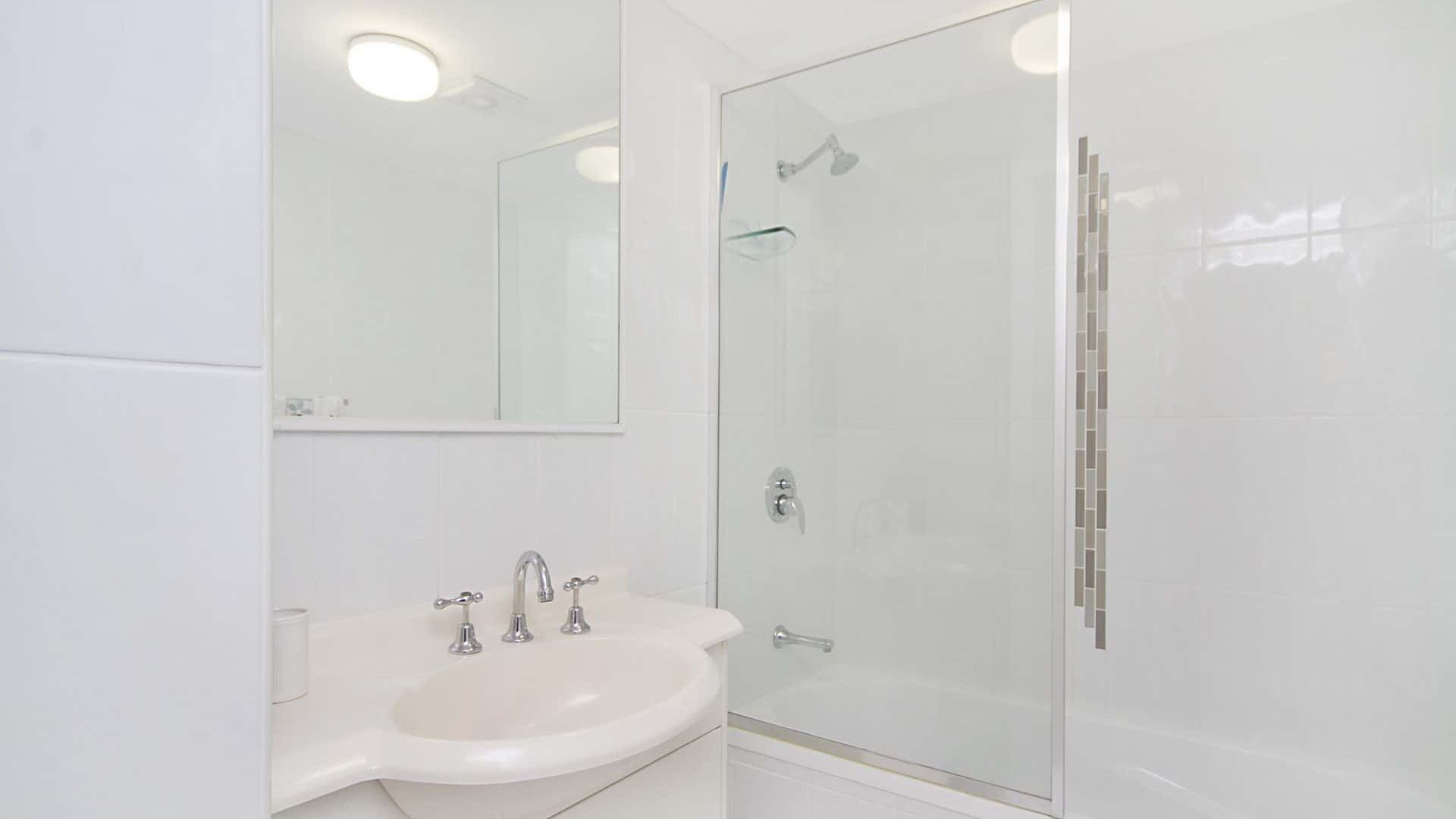 Seacrest 2 - Absolute Beachfront Tugun — image 7