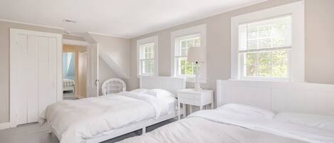 6 camere, una scrivania, ferro/asse da stiro, Wi-Fi gratuito