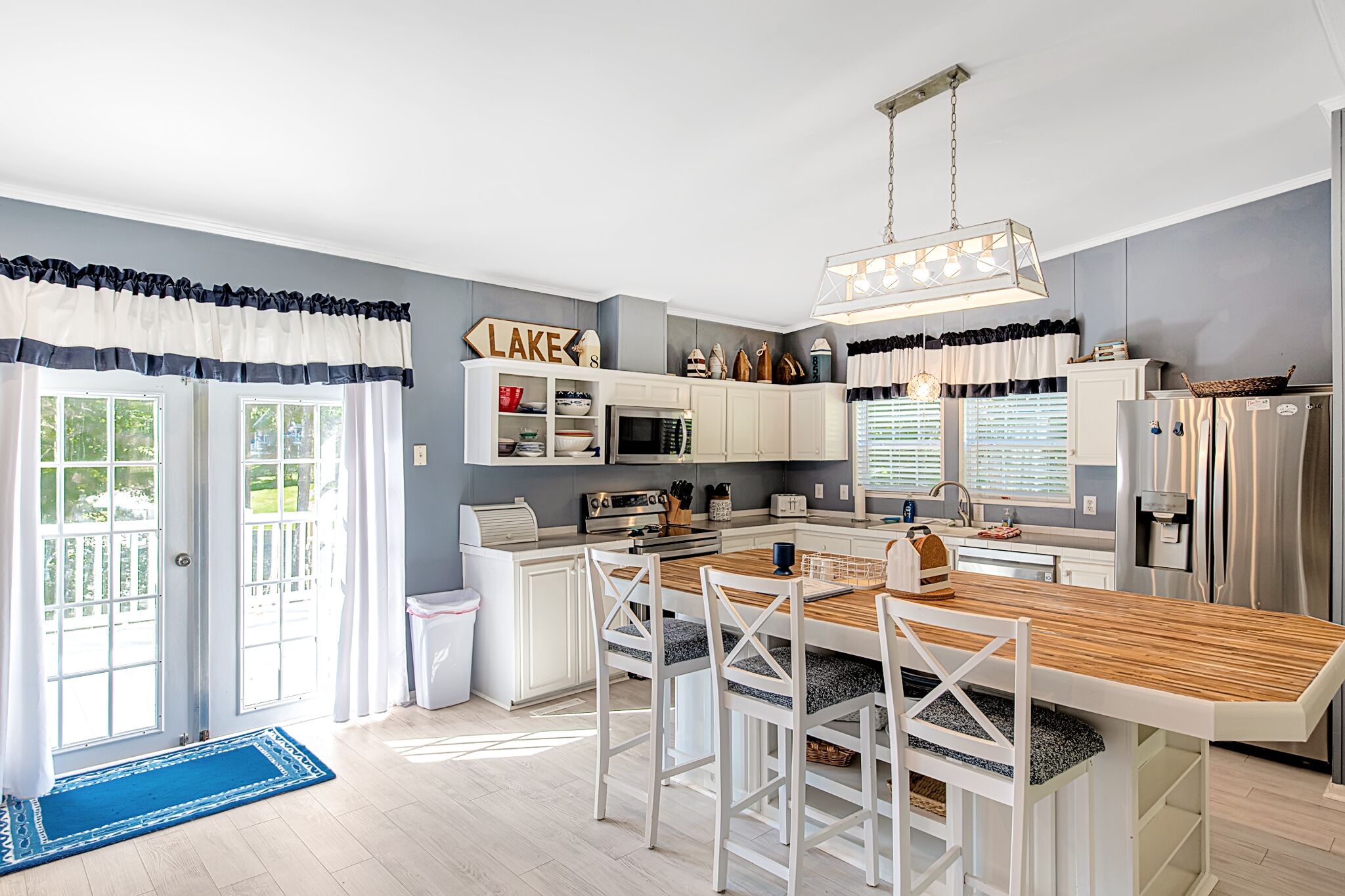 FALL '23 SPECIAL - Lakefront 5BR Home, Quiet cove, Deep water, Large new dock