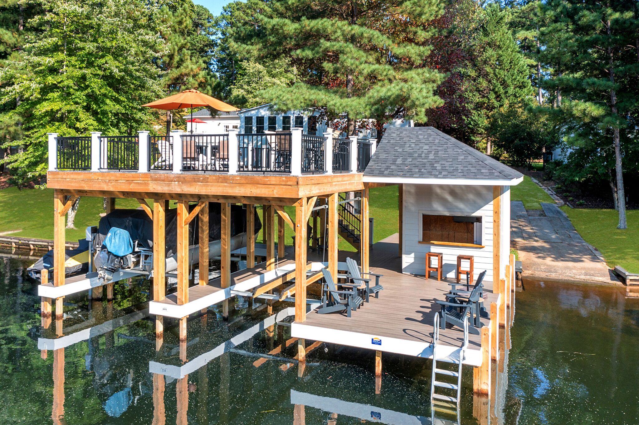 FALL '23 SPECIAL - Lakefront 5BR Home, Quiet cove, Deep water, Large new dock
